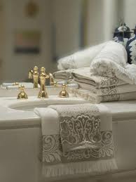 Un evergreen è il marmo, le cui sfumature e venature sono eccellenti per una stanza del genere. Come Arredare Un Bagno In Stile Classico Westwing