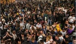 Tây ban nha đang đứng thứ 30 trên thế giới trong bảng xếp hạng dân số các nước và vùng lãnh thổ. Cháº¥m Dá»©t Lá»‡nh Giá»›i Nghiem NgÆ°á»i Tay Ban Nha Ä'á»• Ra Ä'Æ°á»ng Äƒn Má»«ng Baotintuc Vn