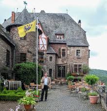 Maybe you would like to learn more about one of these? Burg Arras In Alf Jedem Seine Kemenate Mosel 2 0