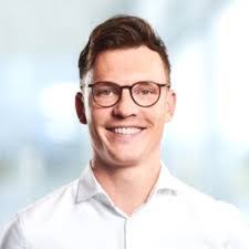 Michael Petsch's Instagram, Twitter & Facebook