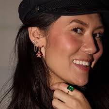 Marie Ring's Instagram, Twitter & Facebook