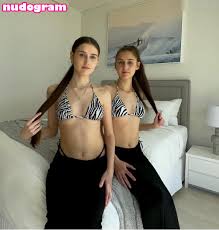 The May Twins Гола изтичане OnlyFans снимка 5 - Nudogram v2.1