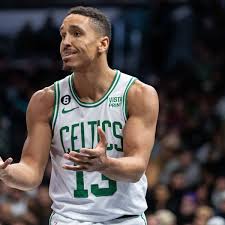 Katia matriag that girl is a hot looking Asian female, and