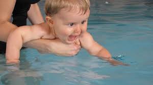 Wann soll ich nicht babyschwimmen kommen? Ab Wann Babyschwimmen Alle Wichtigen Fragen Und Antworten Babywissen
