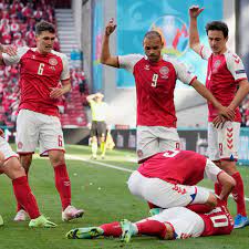 Denmark midfielder christian eriksen suffered cardiac arrest during a euro 2020 match on saturday, morten boesen, denmark's team doctor, confirmed on sunday. Royal Roundup Denmark S Christian Eriksen Collapses During Game Rsl Soapbox