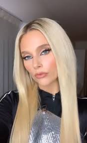 Sara Adli Kullanicinin Valentina Zenere Panosundaki Pin