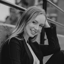 Mackenzie Gallant's Instagram, Twitter & Facebook