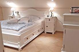 Ideen, inspiration und tolle beispiele fürs einrichten und. Das Weisse Schlafzimmer Massiv Aus Holz