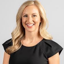 Kelly Johnston's Instagram, Twitter & Facebook