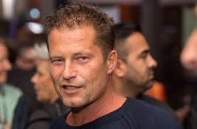 Hoppla, spott über til schweiger in den sozialen medien und ein post, der die gemüter erhitzt? Til Schweiger Schauspieler Fuhlt Sich Mit Neuem Huftgelenk Pudelwohl Panorama Stuttgarter Zeitung