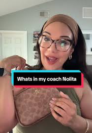 Lets do a quicl whats in my bag 😎 You know its @Coach 💁🏻‍♀️ the Nolita  19 In signature canvas 💕 a classic #whatsinmybag #coach