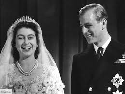 Elizabeth married her distant cousin philip mountbatten (a surname adopted from his mother's side) on november 20, 1947, at london's westminster abbey. Ytxykcrvcaytm