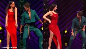 Dancing queen nora fatehi glamorous performance vanitha film awards 2020 part 26. Nora Fatehi Salman Khan Dance To Tunes Of Illegal Weapon 2 0 On India S Best Dancer