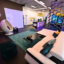 Since the house has had the same standard layout since season 6, some viewers are getting tired of it. Big Brother 2020 Sat 1 Diese 14 Bewohner Ziehen Jetzt Ins Tv Haus Tv