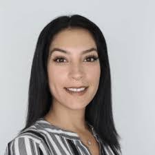 Larissa Anthony's Instagram, Twitter & Facebook