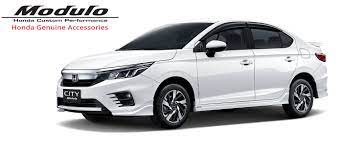 Penampilan baru new honda city kini semakin memikat, desain eksterior depan baru yang semakin tajam, memberikan kesan sporty dan dinamis yang akan menarik perhatian siapapun yang melihatnya. Honda City Honda Malaysia
