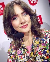 Ashley Esqueda's Instagram, Twitter & Facebook