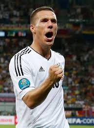 Podolski'nin kazancının futboldan sağladığı gelirden daha fazlası olacağı ileri sürüldü. His Heart Dreams Of Poland But The Left Foot Is All German The New York Times