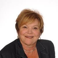 Diane Rioux's Instagram, Twitter & Facebook