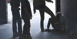 Perintah reman terhadap tiga suspek kes bunuh dan bakar jurutera tapak binaan, akhir bulan lalu, dilanjutkan enam hari lagi. Ramai Yang Menghentam Suspek Bakar Pusat Tahfiz Penjelasan Wanita Ini Bakal Buka Mata Anda Remaja