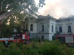 Liceul de arte sigismund toduţă deva. Incendiu La O Casa PÄƒrÄƒsitÄƒ Din Spatele Liceului De Arta Info BotoÈ™ani Stiri BotoÈ™ani È™tiri Locale InformaÈ›ii Reportaje Ziar Electronic Cu Stiri Din JudeÈ›ul BotoÈ™ani
