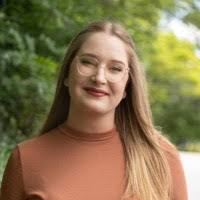 Danielle Willett's Instagram, Twitter & Facebook