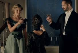 La ficción, ambientada en 1905, estará ubicada en la campiña inglesa, concretamente en el hotel que da. Vestido Verde Amaia Salamanca Gran Hotel Film A Porter