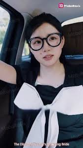 Katherine arrived in the city seeking her education benefactor, only to  watch him drive away with ANOTHER GIRL by mistake. Years later, working at  his company, she discovers the letters SHE wrote...