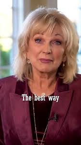 Robin Keen's Instagram, Twitter & Facebook