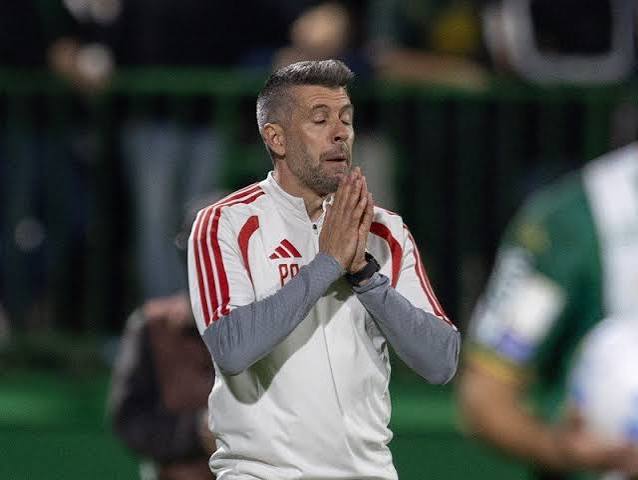 Inter anuncia a demiss&atilde;o do t&eacute;cnico Paulo Pezzolano