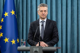 File:Novinarska konferenca po sestanku ...