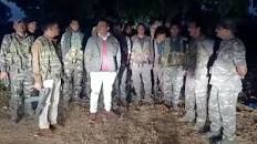 नक्सली अखबार की पुंगी बनाकर चूत वाली  मास्टरनी बाई  चारो को चो२ आंदोलन काल सप्ताह के लिए इमेज परिणाम