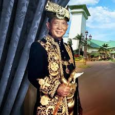 Sultan islam brunei yang pertama (sebelumnya terkenal dengan nama awang alak betatar). Azrin Bidin Atau Raja Amirruallah Iskandariah Shah Bidinazrin Twitter