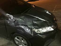 Kereta kena langgar motor dan polis pun setuju. Nak Double Park Sangat Kan Dah Kena Ajar Lobak Merah