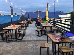 Kalau anda masih tercari cari kedai makan untuk mengisi perut pada waktu pagi, singgahlah di alor setar breakfast station ini. Chalie Cafe Pekena Western Sambil Nikmati Angin Sepoi Bahasa