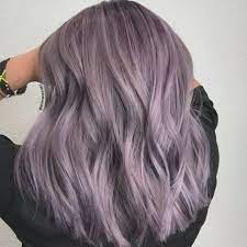 Chocolate Lilac Hair Est La Tendance Ideale Pour Les Brunes A Essayer Cette Saison Samantha Leylak Sac Lavanta Sac Kendin Yap Sac