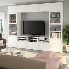 Besta Tv Komb Mit Vitrinenturen Hanviken Sindvik Klarglas Weiss 300x40x230 Cm Hier Entdecken Ikea Osterreich Tv Storage Tv Storage Unit Ikea