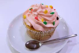 Tante idee e varianti per decorare i vostri dolcetti! Cupcake Al Limincello Con Crema Di Fragole In Cucina Con Patty