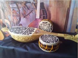 Jenis alat musik tersebut adalah jenis alat musik yang berasal dari hembusan napas, yang biasanya disebut dengan jenis bunyi aerofon. 6 Alat Musik Tradisional Riau Lengkap