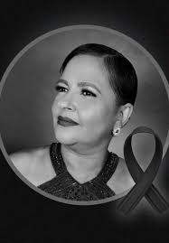 Laura Mello (@lauramellobeauty)