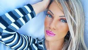See more of ιωάννα μαλέσκου on facebook. H Iwanna Maleskoy Bazei Ta Pragmata Sth 8esh Toys Den Apodexomai Ton Titlo Elenh Menegakh Ths Krhths Kosmika Gossip Womenonly Gr