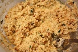 Come ottenere un piatto tipico della tradizione abruzzese, di origine contadina, nutriente e dal potere saziante: Pallotte Cacio E Uova Gran Consiglio Della Forchetta