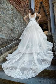 Per questo motivo tante spose si affidano al nostro atelier ciani sposa a locarno, che personalizza il loro sogno. Modello Lv 0418 Meraviglioso Abito Da Sposa Romantico Con Bustino In Pizzo Leavers Ricamato A Man Abiti Da Sposa Abiti Da Sposa Romantici Laccio Abito Da Sposa