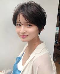 シースルー前髪のオシャレで可愛いショート 女性 前髪 ヘアスタイル 髪型