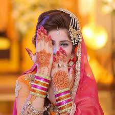Pin By Reehan Khan On Mehndi Dresses Collection Indian Wedding Photography Indian Wedding Photography Couples Indian Bride Photography Poses
