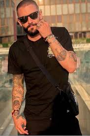 O influencer, que mantém uma conta na plataforma de conteúdo adulto only fans, repudiou o vazamento do vídeo. Ex Bbb Wagner Usa Saia Em Premio E Revela Que Fez Transplante Capilar 9 Horas De Cirurgia Famosos Extra Online