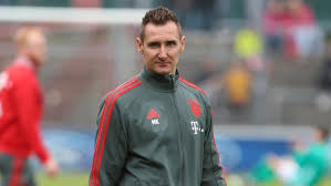 Foto weltmeister miroslav klose muss wegen zwei thrombosen im bein eine zwangspause einlegen und wird vorerst keinen trainerposten. Fc Bayern Munchen Klose Bleibt U17 Trainer Demichelis Ubernimmt U19 Fc Bayern Munchen Sport Bild