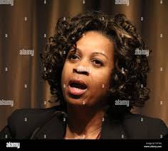 Karen hunter hi-res stock photography and images