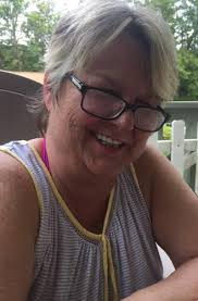 Lisa Rudnick's Instagram, Twitter & Facebook