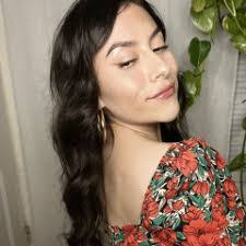 Daniela Contreras's Instagram, Twitter & Facebook